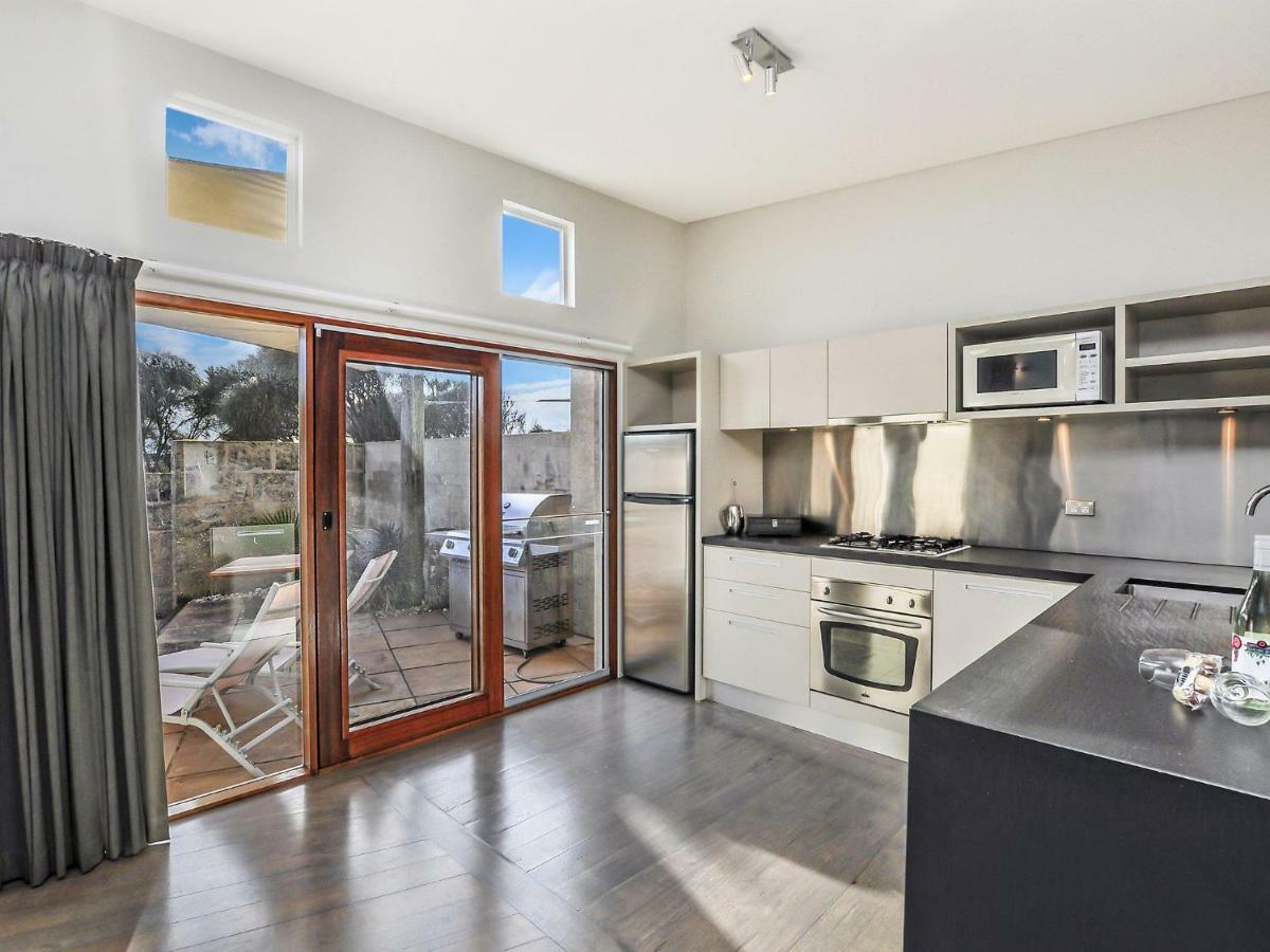 Hearns Beachside Villa 2 포트페어리 외부 사진